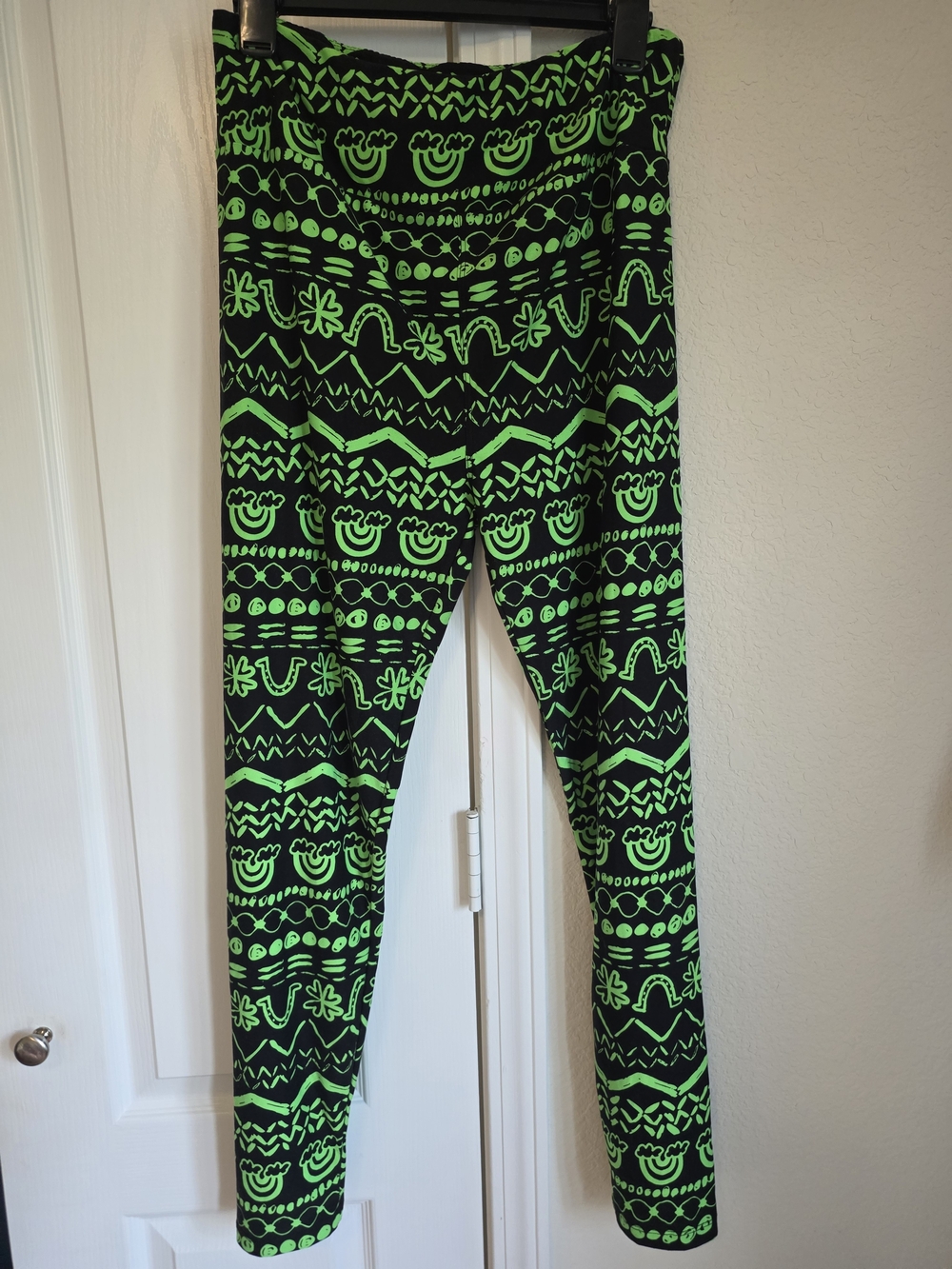 Ladies Lularoe Black and Neon Green Patterned Leggings
